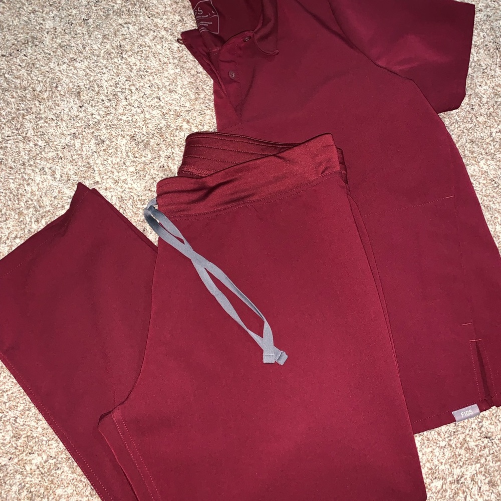 FIGS Burgundy Scrub Set